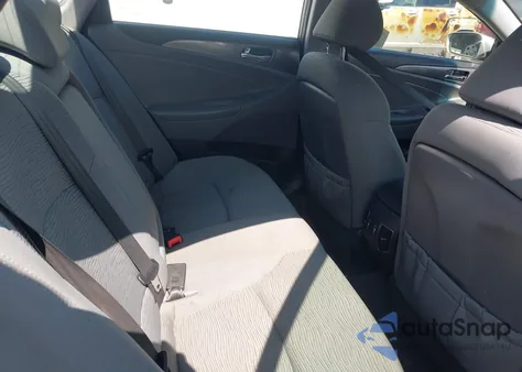 2013 Hyundai Sonata Hybrid z USA, uszkodzony, nr VIN KMHEC4A44DA051387